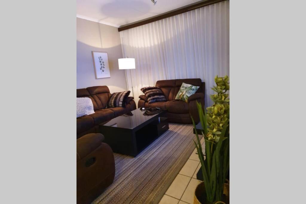 Plush Private Home Polokwane Exterior foto